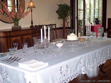 Robinwood Bed And Breakfast Little Rock Restaurant billede